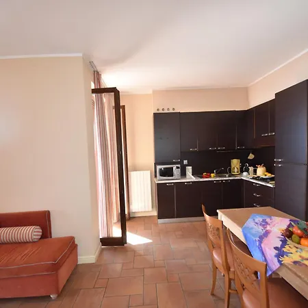 Belvilla By Oyo Vigneto Di Diciotto, Cleaning Included Apartment Oggebbio